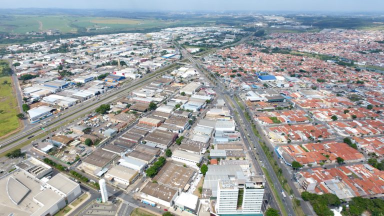 Foto aérea de um dos distritos industriais de Indaiatuba